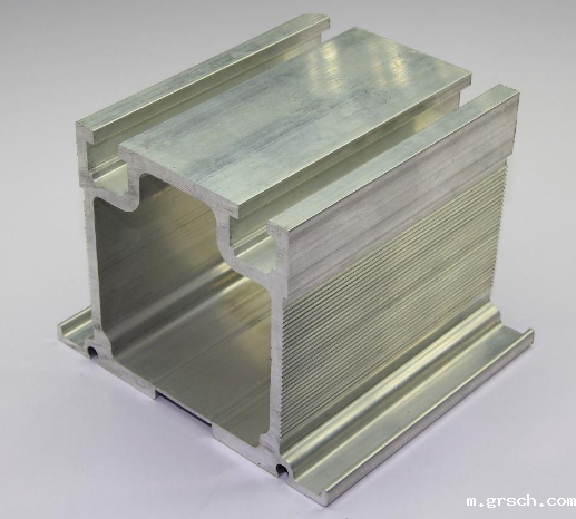 铝轨道型材厂家应该如何提升产能的?