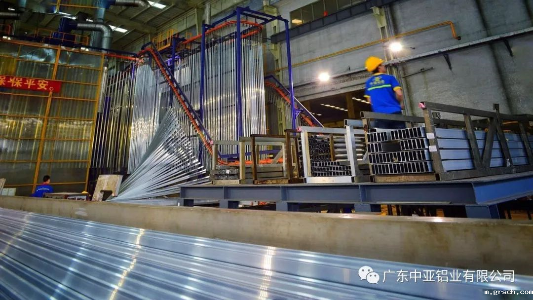 新利国际手机版丨走好新时代的“长征”路，叙述属于中亚的故事(图2)